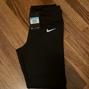 NWT Womens Black Nike Leggings